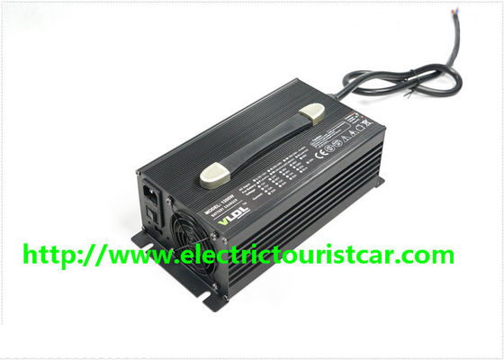 Pengisi Aki Hitam Perumahan Klasik Mobil Listrik 48V 25A 260 * 150 * 90 Mm